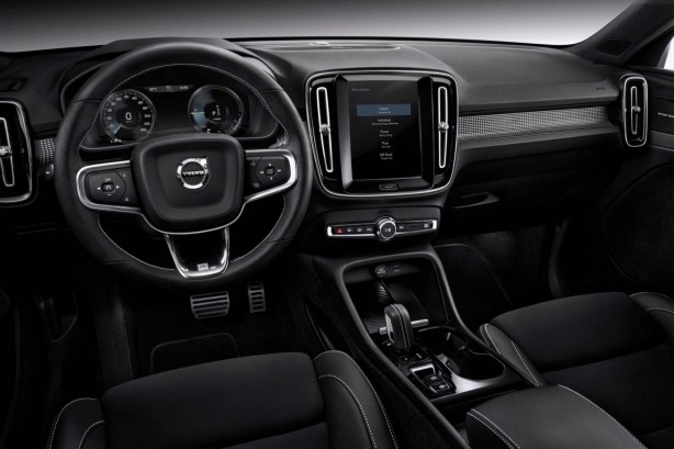 volvo-VOLVO-Xc40gallery_3.png
