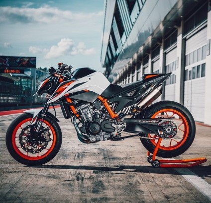 KTM Duke