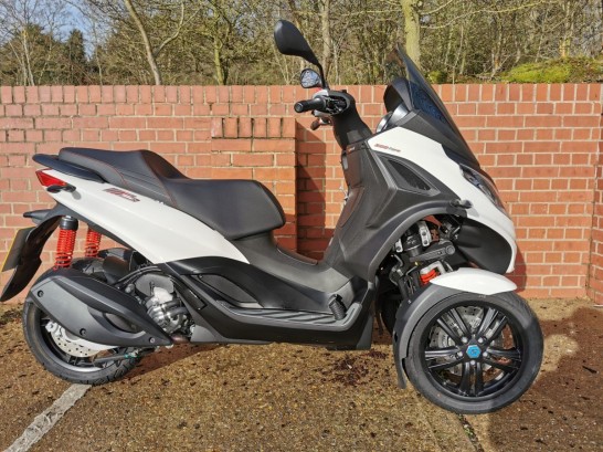 PIAGGIO Mp3